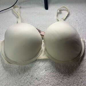 Body by Victoria Victoria's Secret Bra Off White Push up and padded 34C